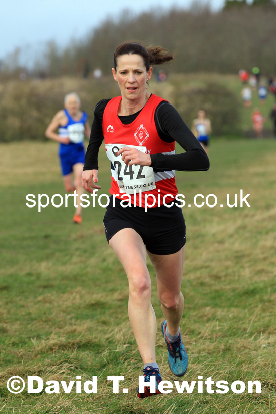 Womens and mens 35 to 65 plus, 2022 NEMAA Open Cross Country Champs., Wallsend, Tyne and Wear. Photo: David T. Hewitson/Sports for All Pics